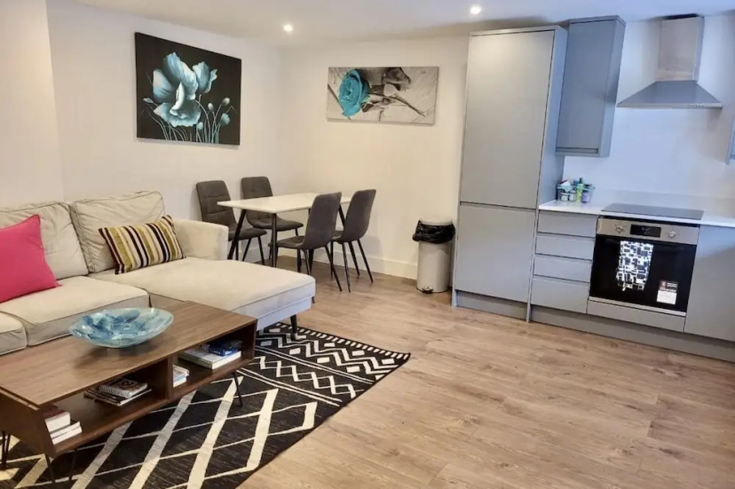 Batterseaflat/sleeps6/refurbished/tv — забронировать отель в Лондоне