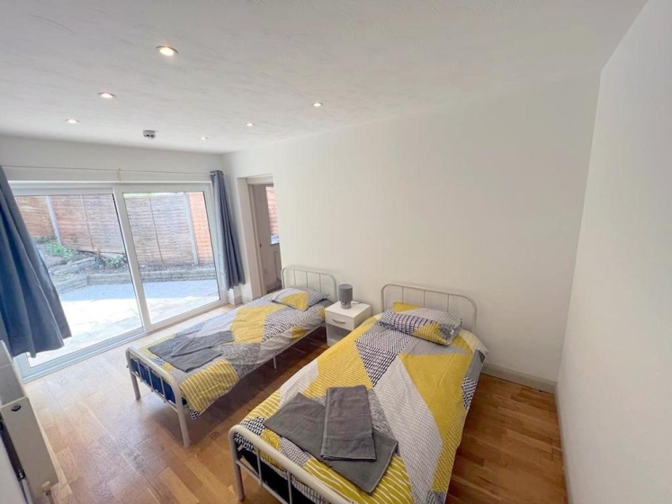 Twin Studio Flat in Sutton - Ground Floor — комфортный отель в Лондоне