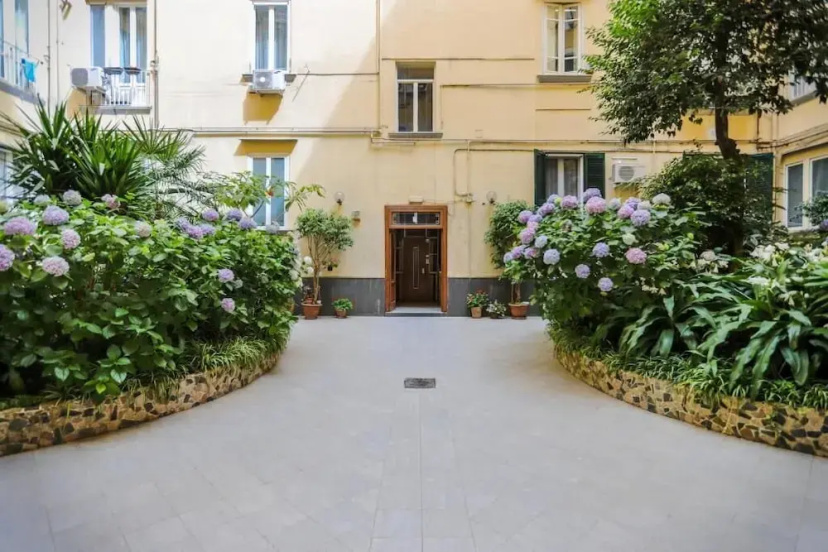 Conte Relais Suite — отель в удобной локации в Неаполе