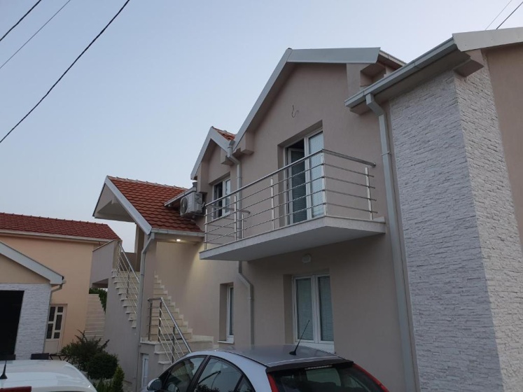 Apartman Tološi — отель с удобствами в Подгорице