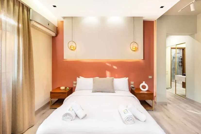 Xuru Stays I The Sleek & Ritzy 2 BDR 15 min From CAI Airpt — отель с удобным расположением в Каире