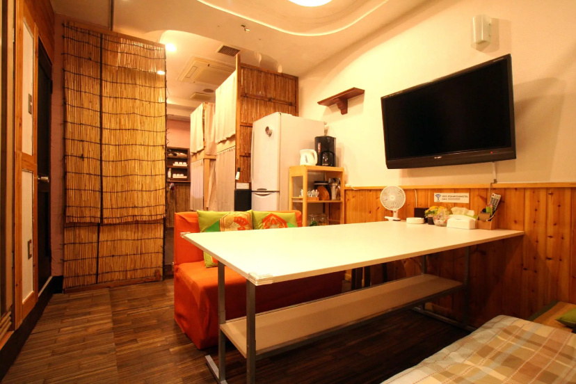 Pokapokahotel — отель в Осаке, Япония