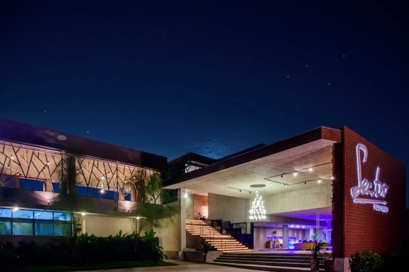Sea Two Pool Villa Resort — забронировать отель в Паттайе
