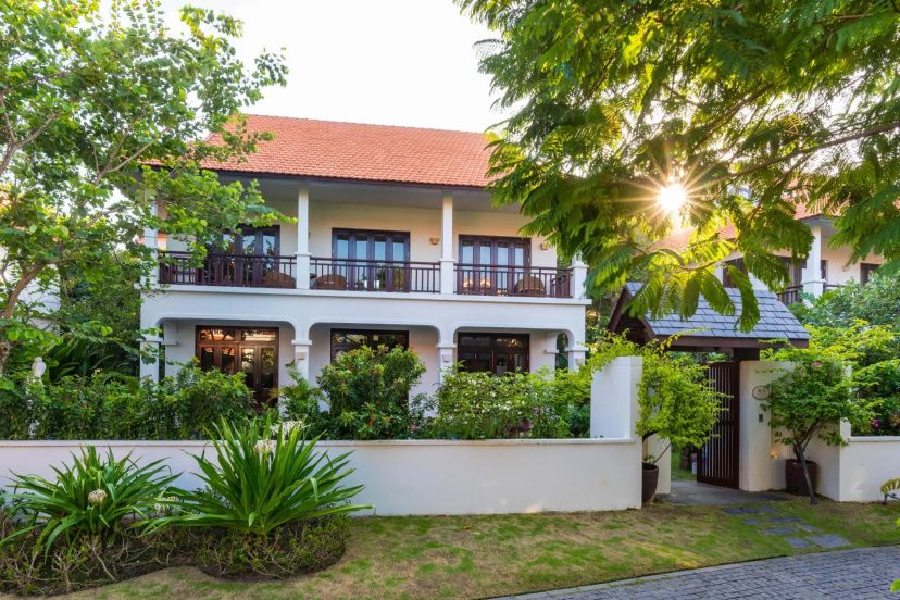 Tropical Villas Beach Da Nang — отель с удобствами в Дананге