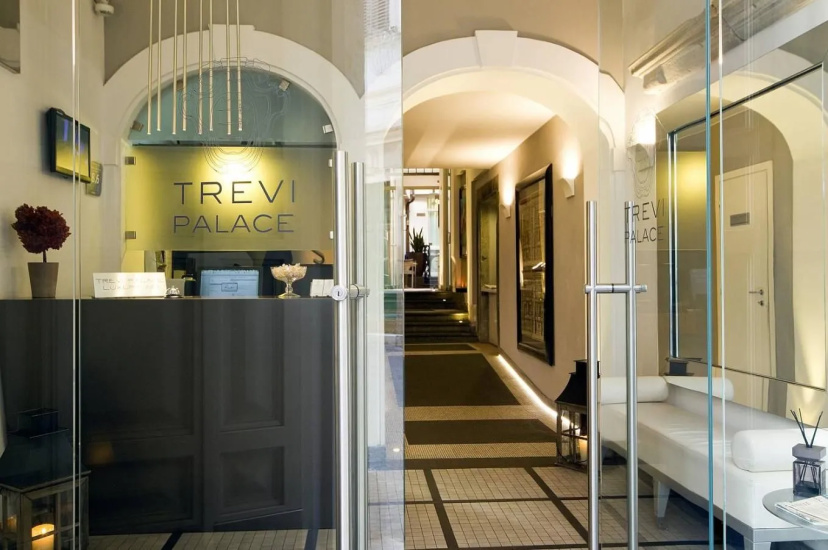 Trevi Palace Luxury Inn 5 — отель в Риме, Италия