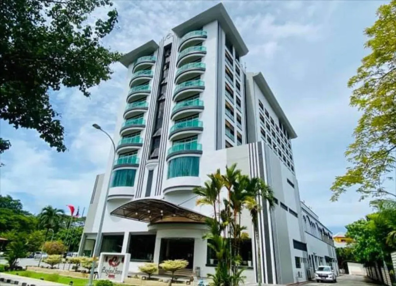 Langkawi Seaview Hotel — отель в удобной локации в Лангкави