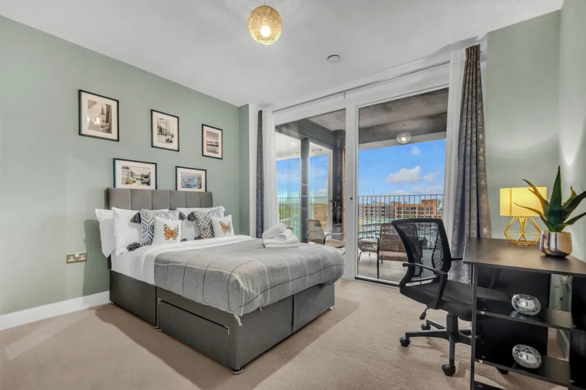 Цены на Two Bedroom Apartment in Hackney Wick в Лондоне