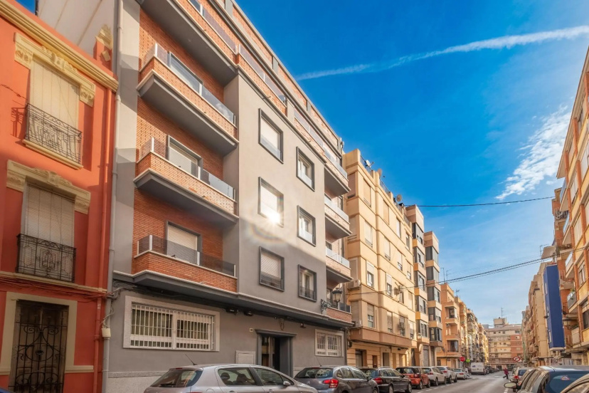 BRAND NEW apartment with private open-air space — комфортный отель в Валенсии