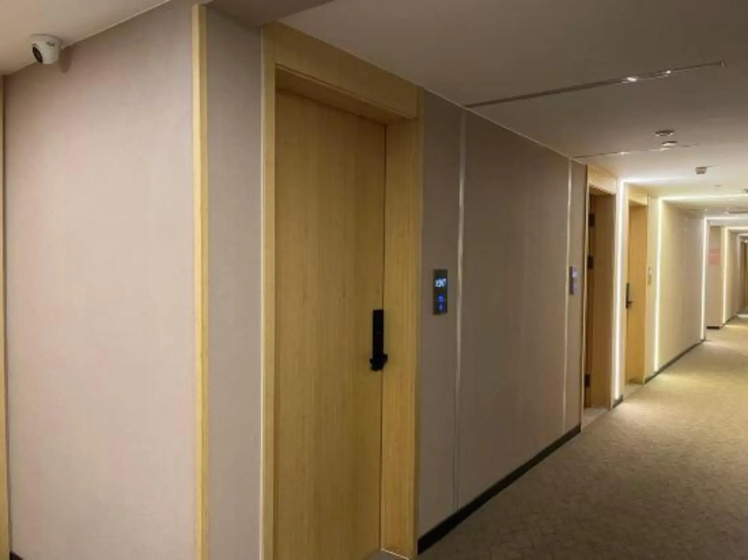 Vienna Classic Hotel(Beijing Guomao Jianguomen Metro Station) — отель с удобным расположением в Пекине