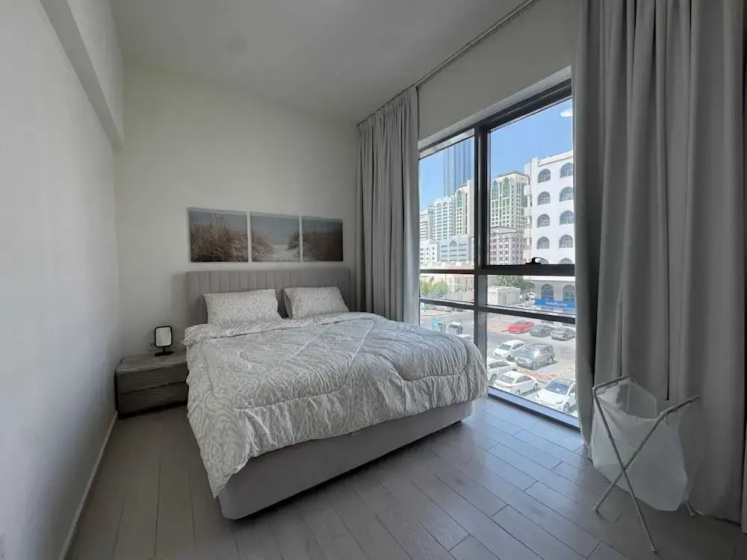 Premier 2-bedroom Lifeline apartment with free Parking — отель с удобствами в Абу