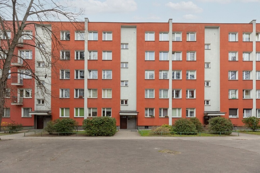 Light Studio With Balcony by Renters — отель с удобным расположением в Варшаве