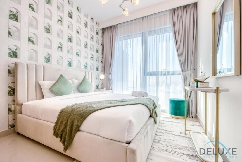 Radiant 3BR With Assistant Room at Harbour Views Tower 1 by Deluxe Holiday Homes — отзывы гостей и цены