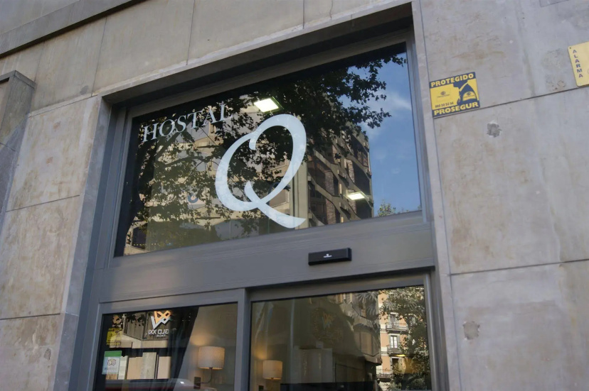 Hostal Mayerling Centro — комфортный отель в Барселоне