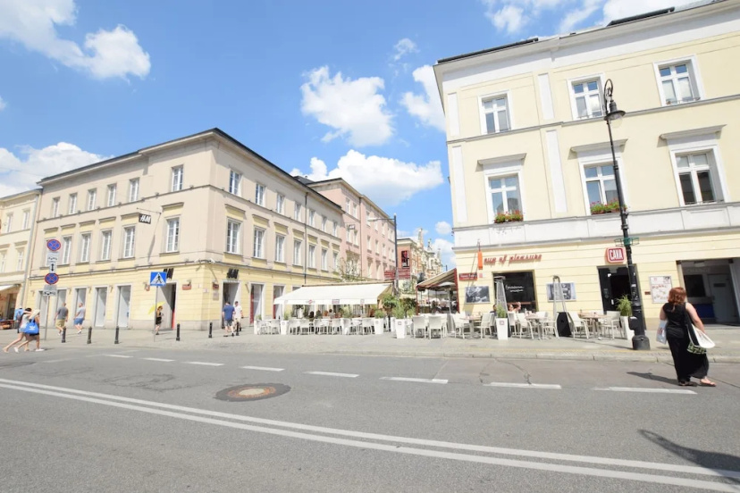 Elegant Apartment Foksal — забронировать отель в Варшаве