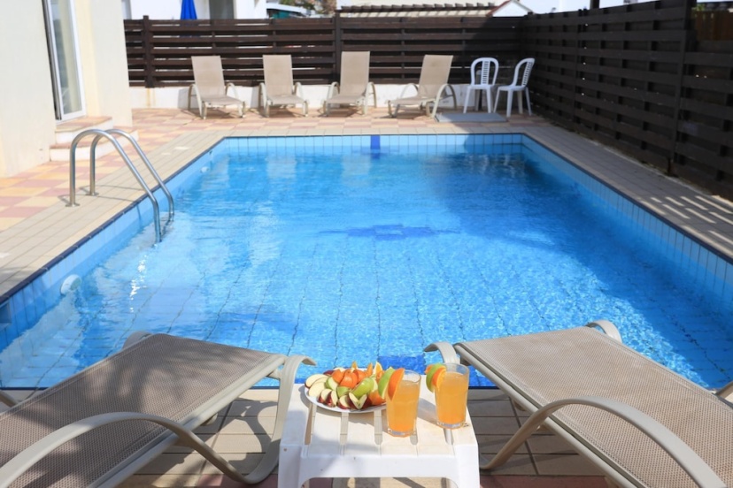 Seabreeze Villa No 2 — забронировать отель в Айя-Напа