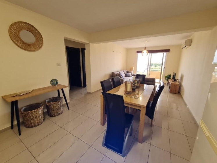 Nissi Elena - Sunshine 2 bedroom apt — отель с удобствами в Айя-Напа