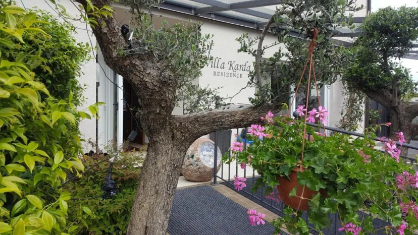 Hotel Villa Karda - Hotel in Porec - Photo 1