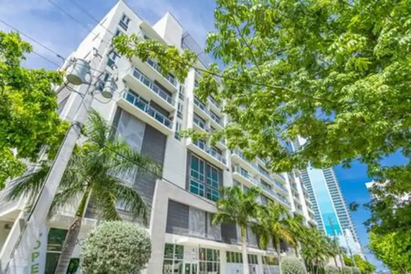 Modern 1BR Apt In Edgewater Free Parking — комфортный отель в Майами