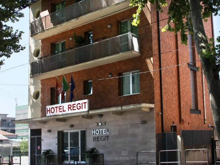 Hotel Regit — отель с удобствами в Венеции