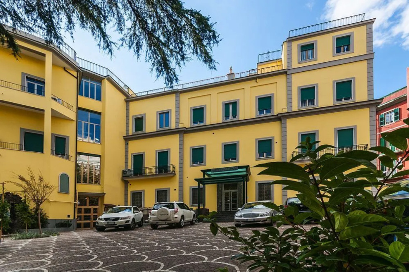 Villa Albina 1 — отель в Неаполе, Италия
