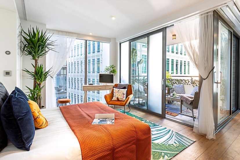 Idyllic Covent Garden Flat — отель с удобствами в Лондоне