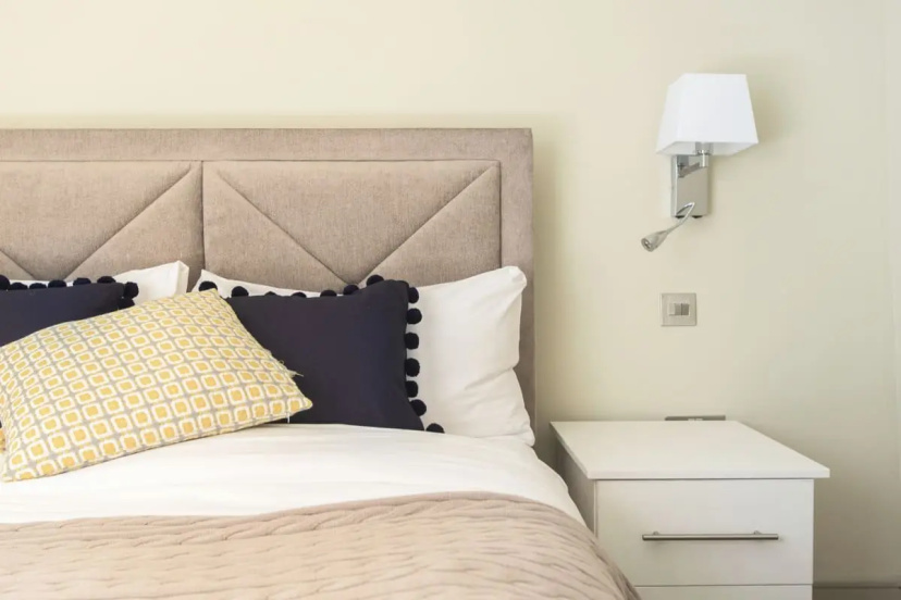 Цены на The Mayfair Parade - Trendy 1bdr Pied-a-terre in Central London в Лондоне