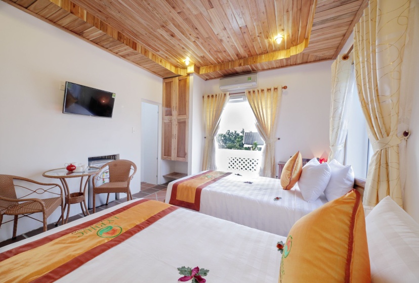 Ly Phuc Homestay — отель с удобным расположением в Дананге