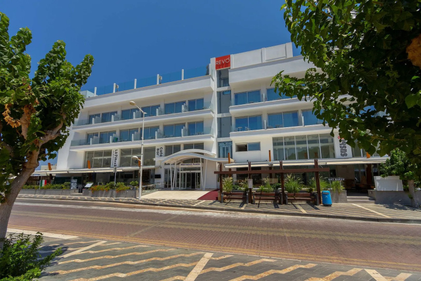 Protaras Plaza Hotel — забронировать отель в Протарас