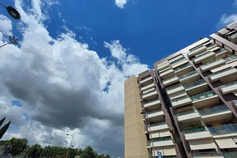 Modern Flat with terrace near Eataly — комфортный отель в Риме