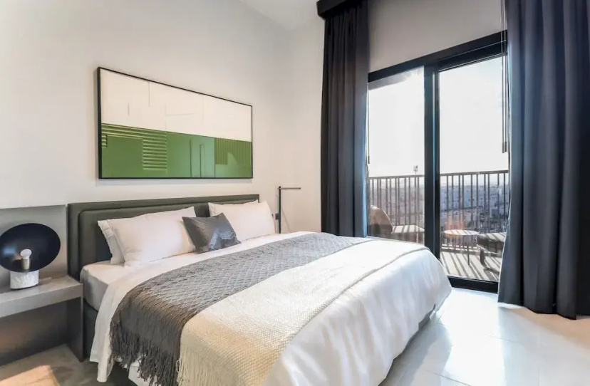 Elite LUX Holiday Homes - Modern Studio in MAG City Dubai — отель с удобствами в Дубае