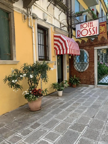 Hotel Rossi — отель с удобствами в Венеции