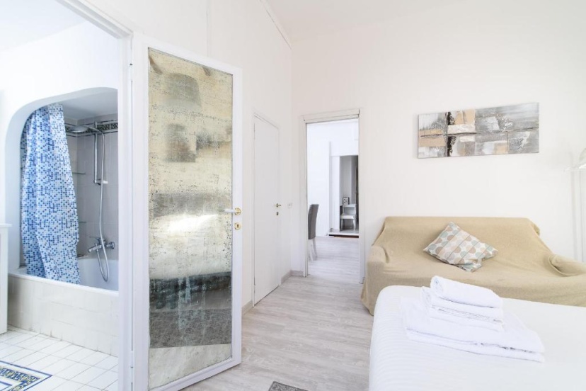 White terrace apartment navona — забронировать отель в Риме