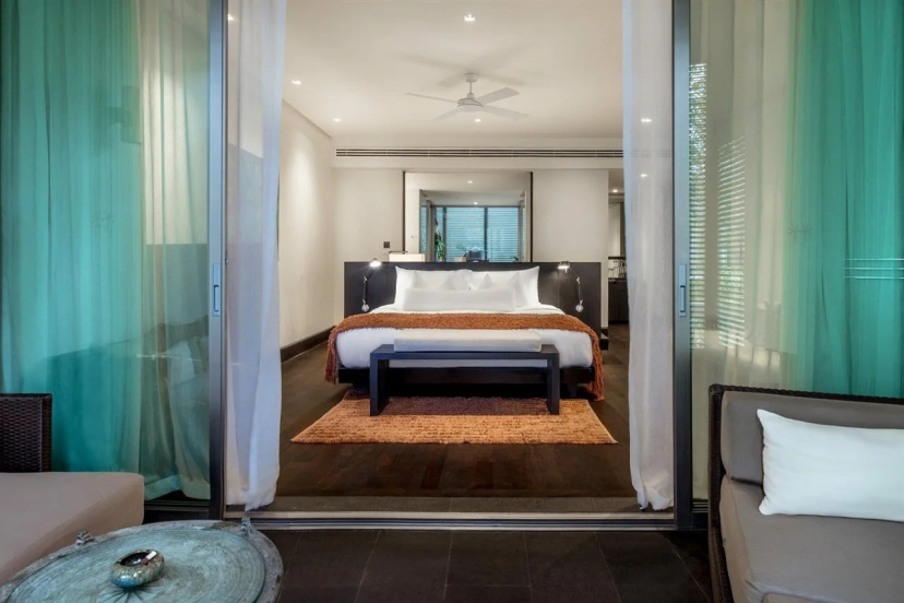 Twinpalms Surin Beach Phuket — отель с удобствами в Пхукете