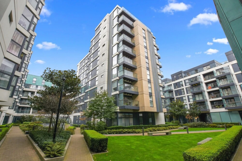 Цены на Citadel Apartments Dance Square в Лондоне