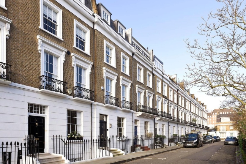 Elegant 5-bed House Chelsea — отель с удобствами в Лондоне