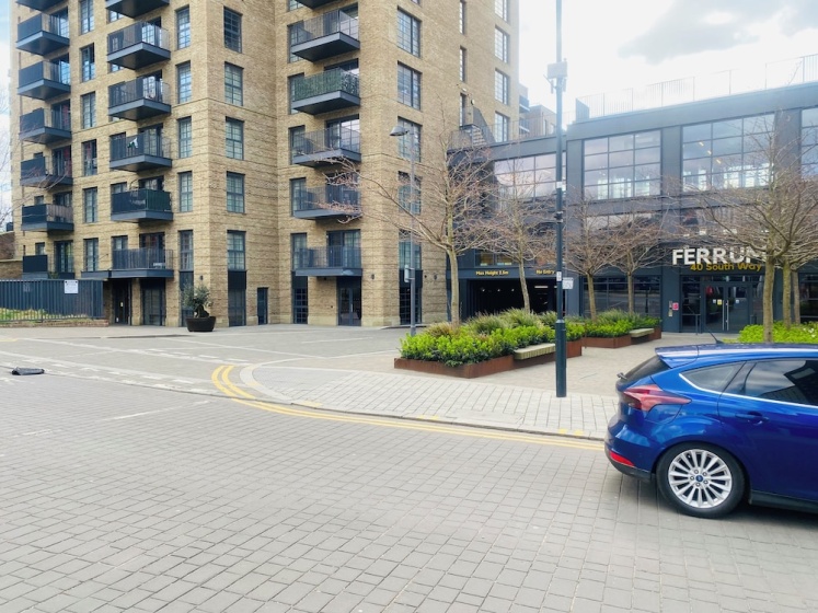 Homely 2-bed Apartment With Stunning Views Wembley — отель с удобным расположением в Лондоне