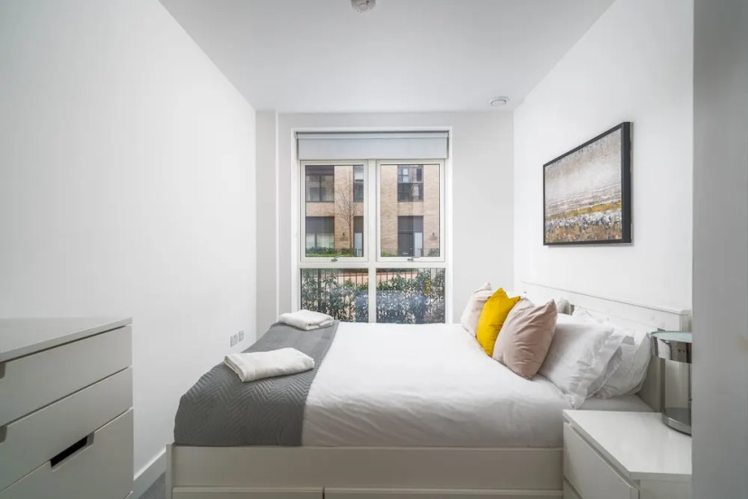 Madika Homes Stunning 2-bed Apartment in Colindale — отель с удобным расположением в Лондоне