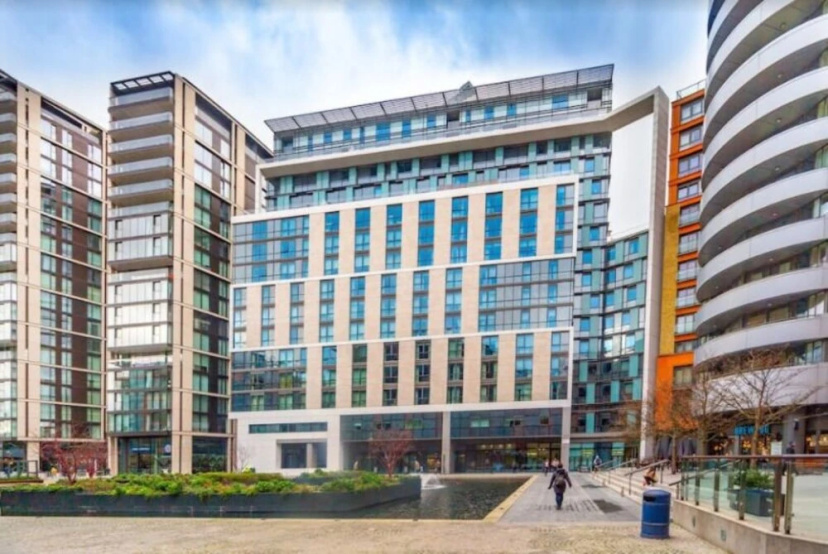 Beautiful One Bed Apartment In Paddington — отель с удобствами в Лондоне