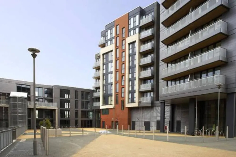 1 Bedroom Apartment in Bow With Spectacular Views — забронировать отель в Лондоне