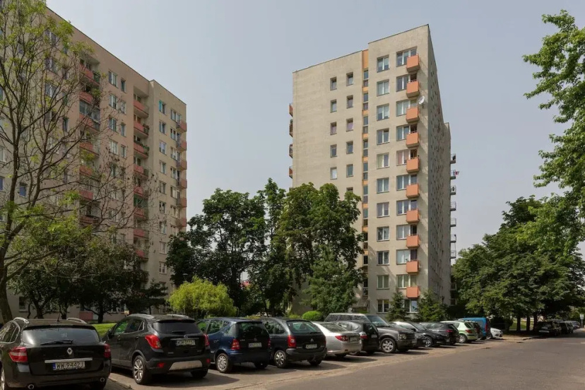 Цены на Apartment With Three Bedrooms by Renters в Варшаве