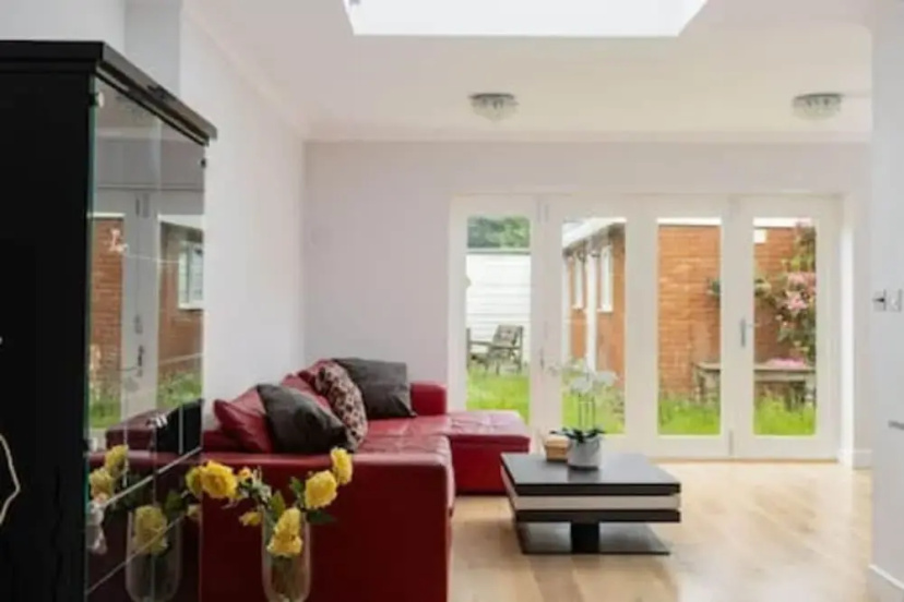 Tudor House Kingston Luxury 5 bed Villa 2 — отель в Лондоне, Соединенное Королевство