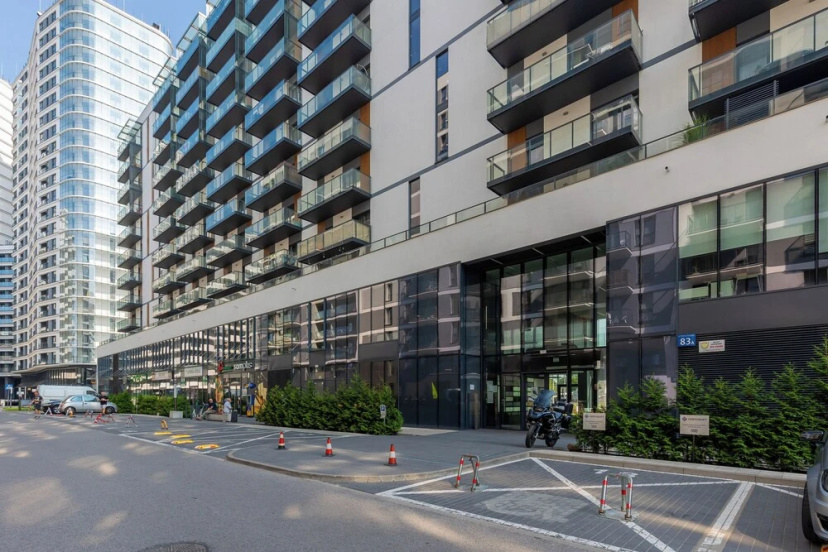 Modern Apartment Wola by Renters — комфортный отель в Варшаве
