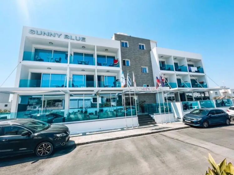Sunny Blue Hotel — отель в Айя-Напа для семейного отдыха