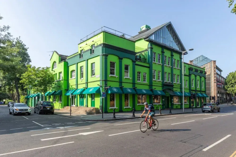 Цены на Tetcott Road by Onefinestay в Лондоне