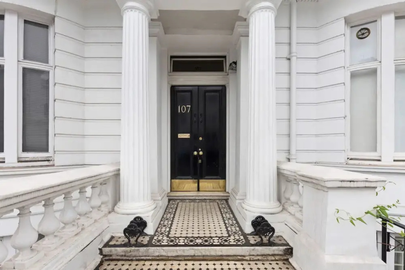 JOIVY Elegant 1-Bed Flat In Bayswater — отель с удобствами в Лондоне