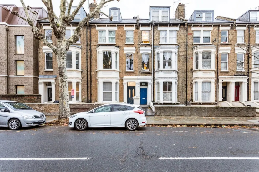 Bright Maida Vale Apartment — забронировать отель в Лондоне