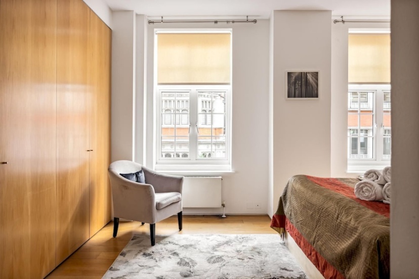 Park Lane 4-bed Huge Designer pad — забронировать отель в Лондоне