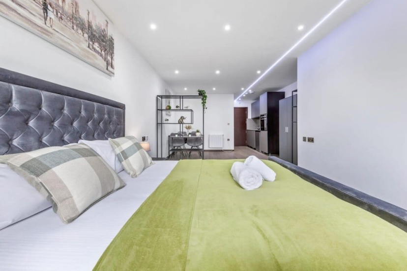 Serviced Studio Flat Golders Green Near Hampstead — забронировать отель в Лондоне