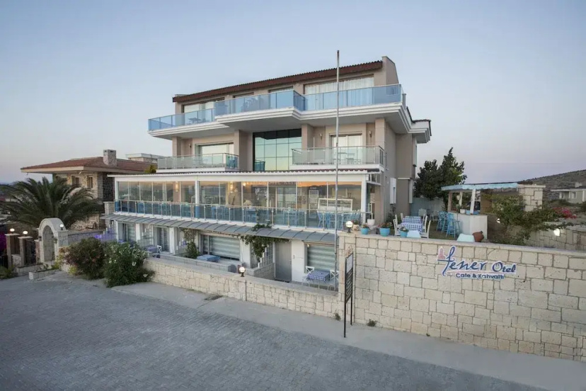 Fener Hotel Cafe & Kahvalti — отель в Чешме для семейного отдыха