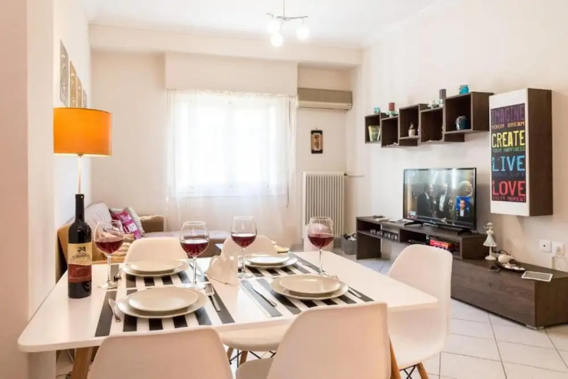 Pisces City Center Apartment — комфортный отель в Афины
